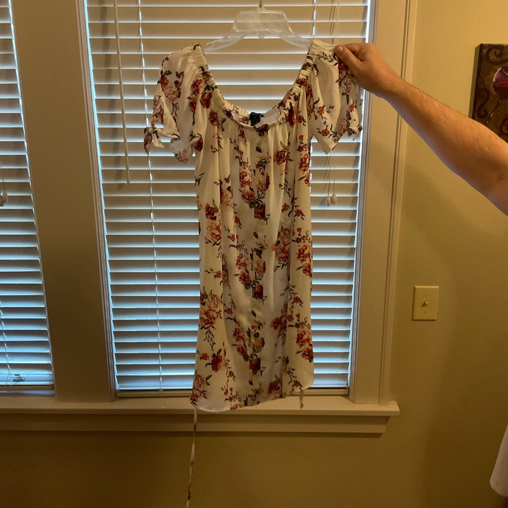 Rue 21, White & Pink floral patterned sundress, Off shoulder, Size: Adult Medium